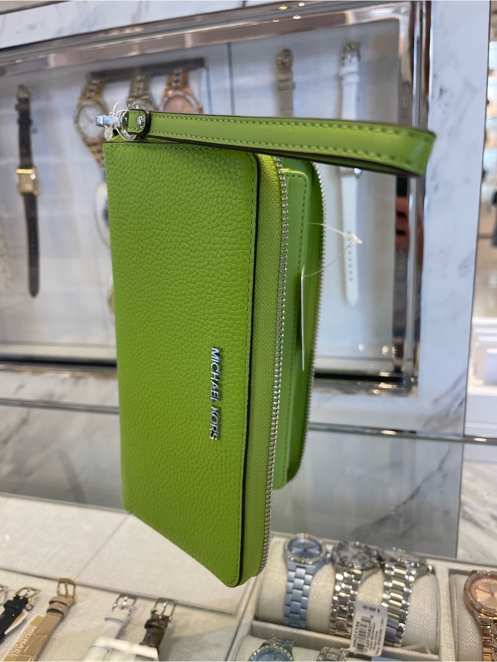 Michael Kors Lg Pebbled Leather Continental Wallet Wristlet Phone Holder 
Lime
N - Picture 12 of 16